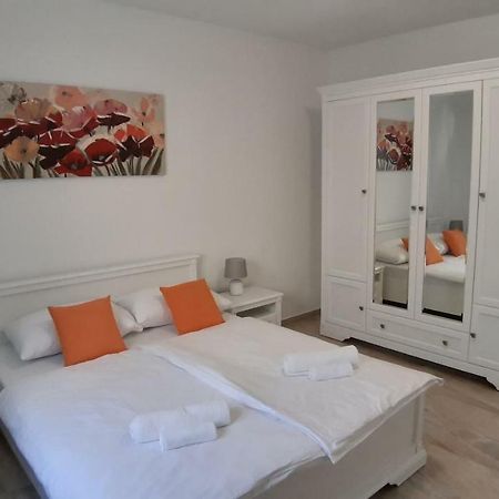 Relax Apartment Starigrad Paklenica Exterior foto