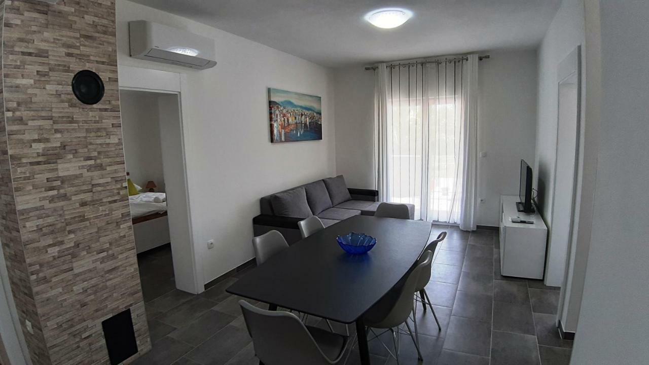 Relax Apartment Starigrad Paklenica Exterior foto