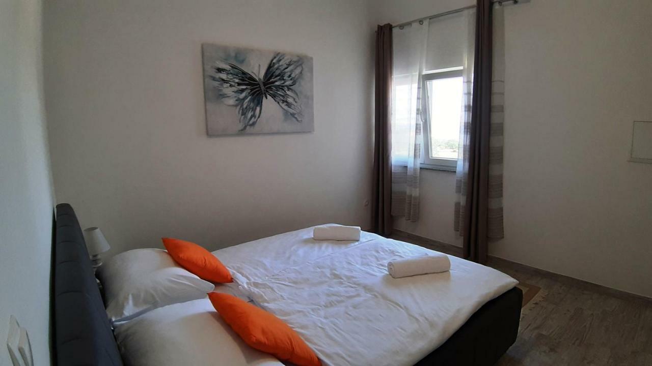 Relax Apartment Starigrad Paklenica Exterior foto