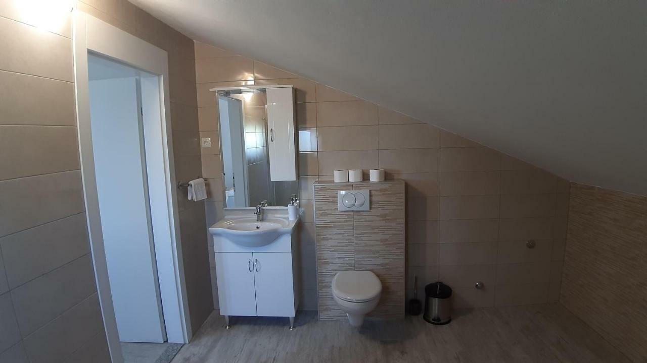 Relax Apartment Starigrad Paklenica Exterior foto