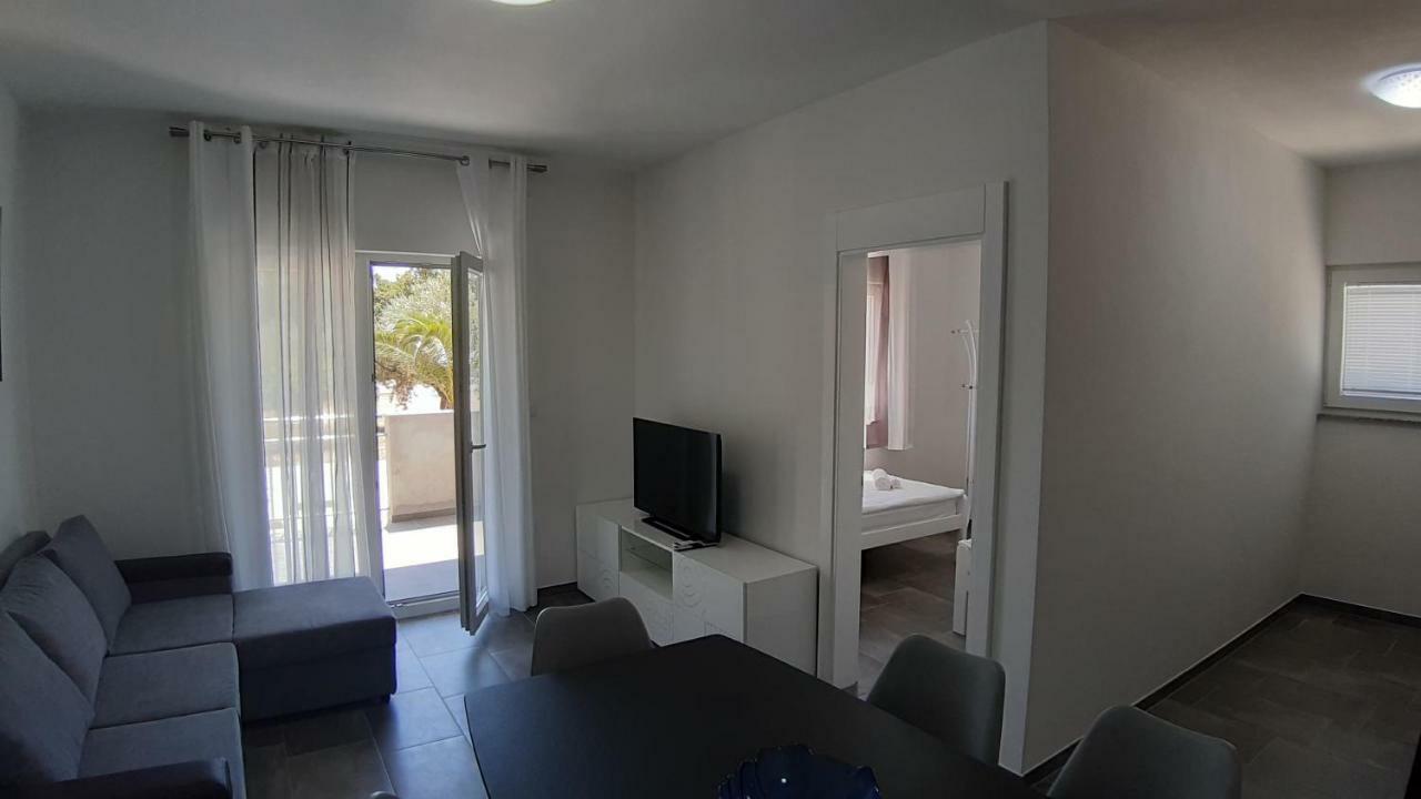 Relax Apartment Starigrad Paklenica Exterior foto