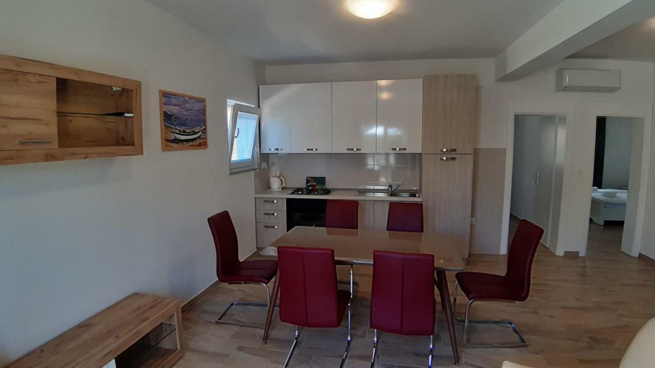 Relax Apartment Starigrad Paklenica Exterior foto